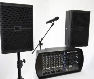 Anlagenset mit Verstärker, Lautsprecher und Mikrofon © Foto: peppUP.de